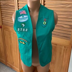 Girl Scouts USA Green Vest with Patches& pins girls 14/16
